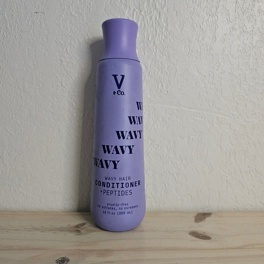 V & Co Wavy Hair Conditioner Peptides Rice Protein Purple Bottle 12oz 355ml‎